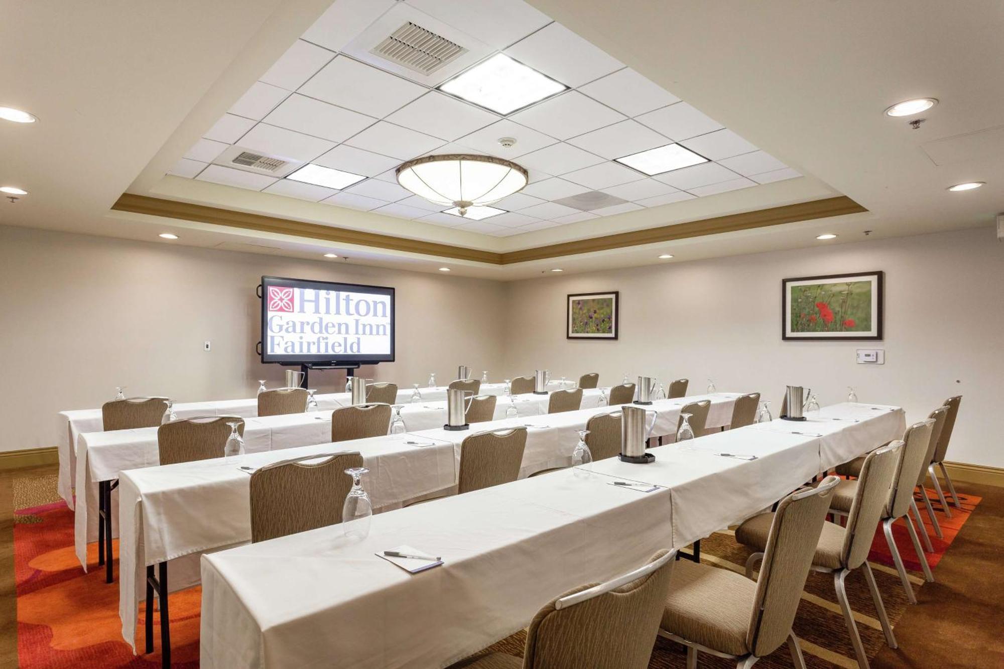 Hilton Garden Inn Fairfield Exterior photo