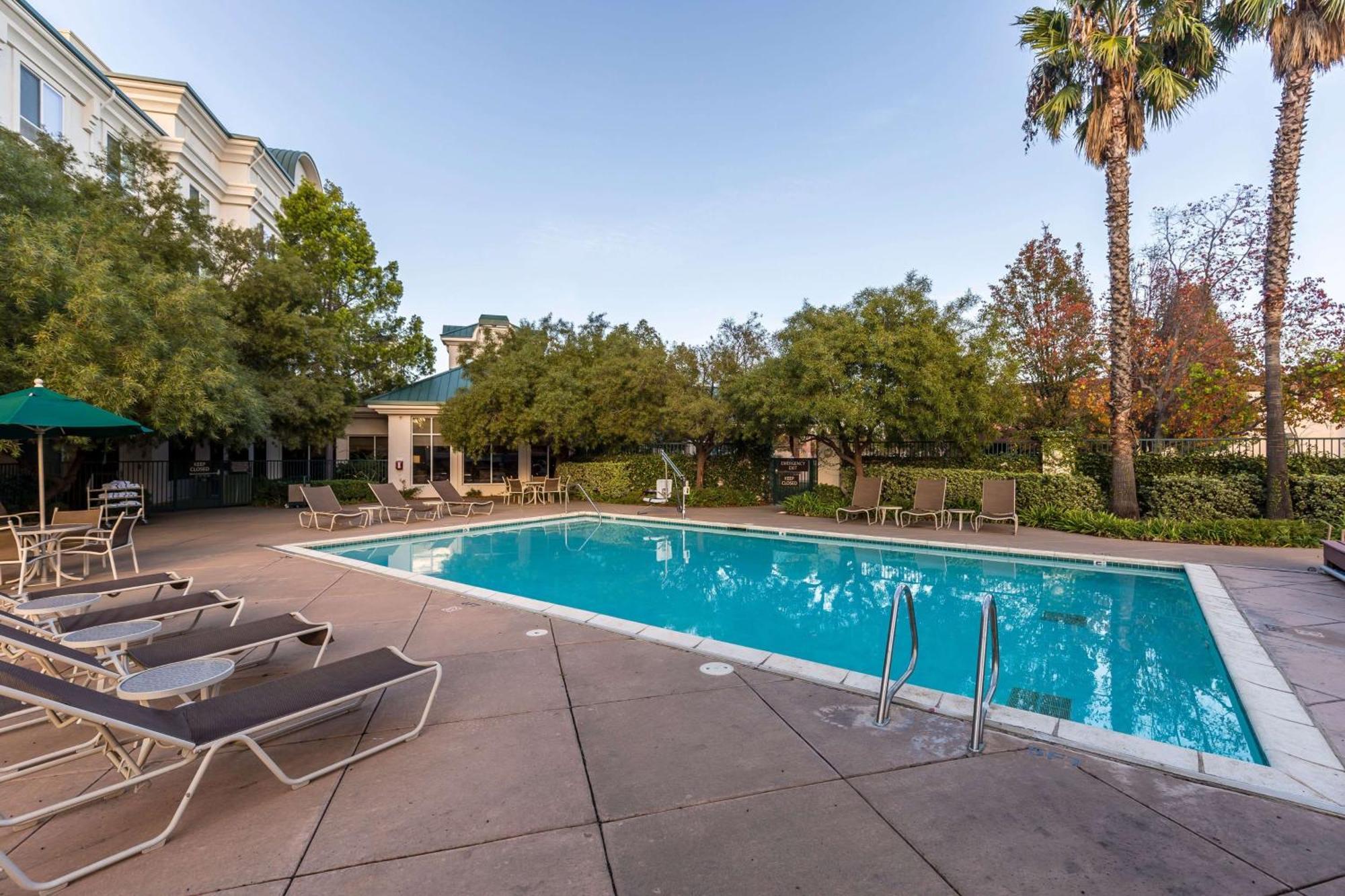 Hilton Garden Inn Fairfield Exterior photo