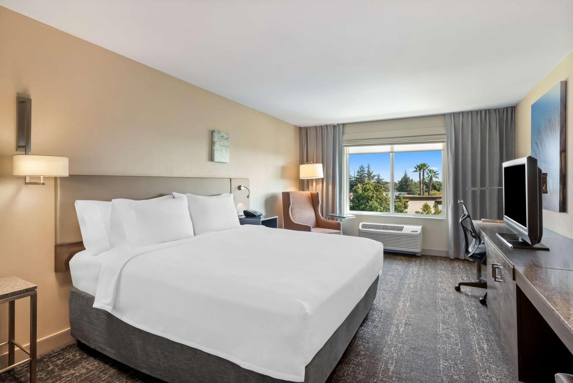 Hilton Garden Inn Fairfield Exterior photo